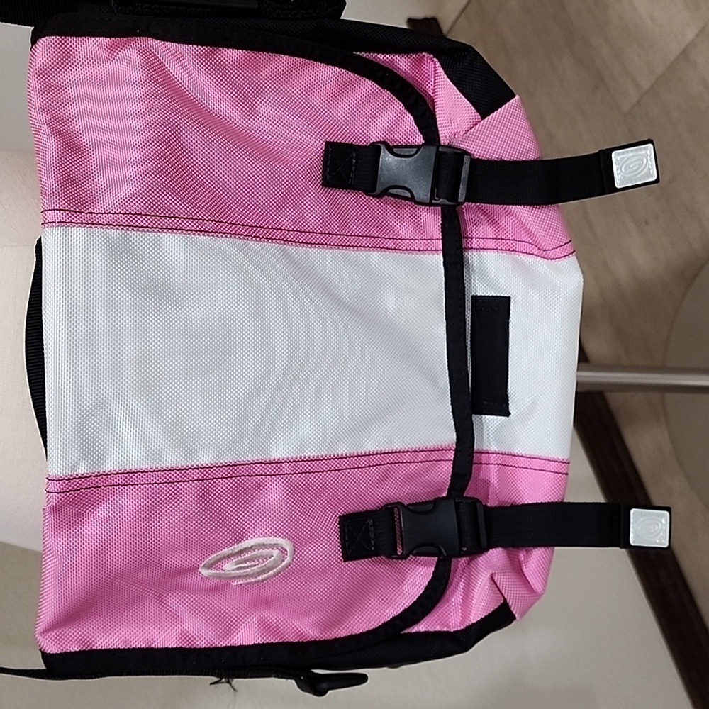 Timbuk2 Classic Billboard Messenger Bag Pink and White Medium Size Carry On - Picture 2 of 16